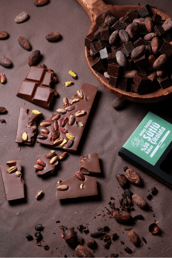 Pistachio, Gluten-Free Milk Chocolate - 50% Cacao | Aroha