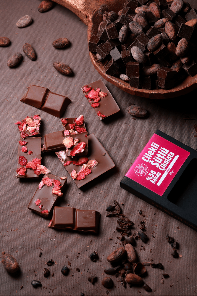 Strawberry Milk Chocolate - 50% Cacao | Aroha